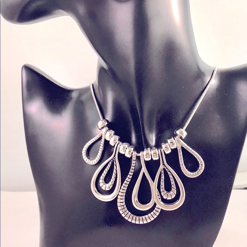 Necklace & Earrings Set